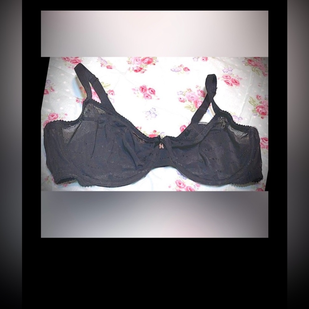 Savage x Fenty unlined lace bra with underwire in black color Size 38E - 38DD